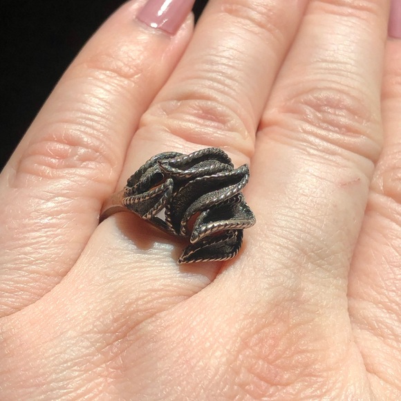 Vintage stamped sterling silver freeform oxidized leaf ribbon ring size 6.25 - Picture 2 of 12